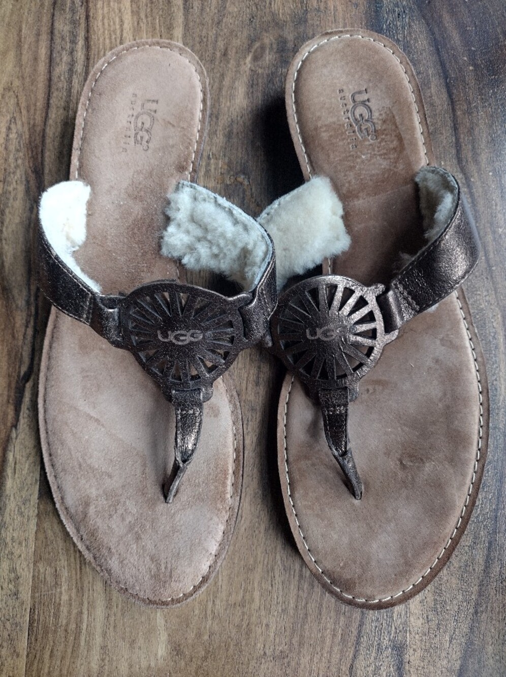 Ugg Bronze Leather Sherpa Ayden Thong Sandals Size 8.5